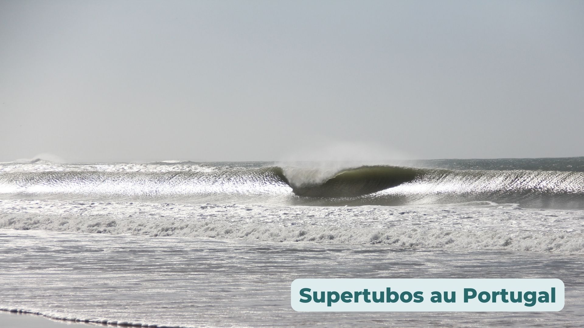 Le beach break de Supertubos au Portugal